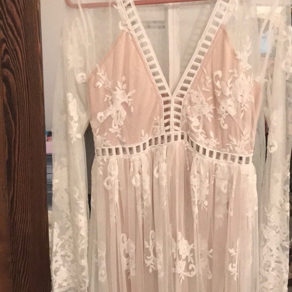 White Lace long dress/Long sleeve - Picture 5 of 7